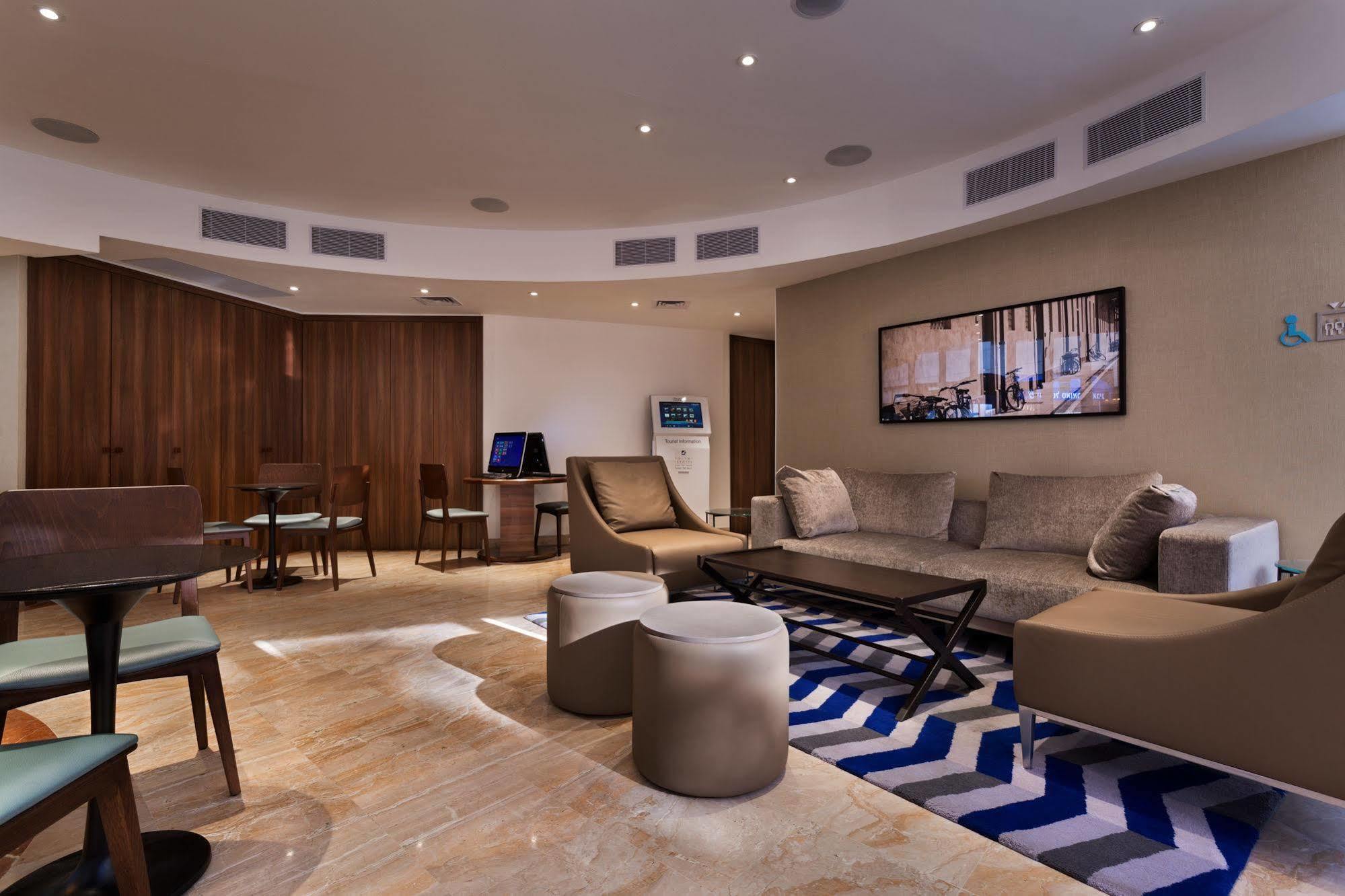 Sea Tower By Isrotel Design เทลอาวีฟ ภายนอก รูปภาพ
