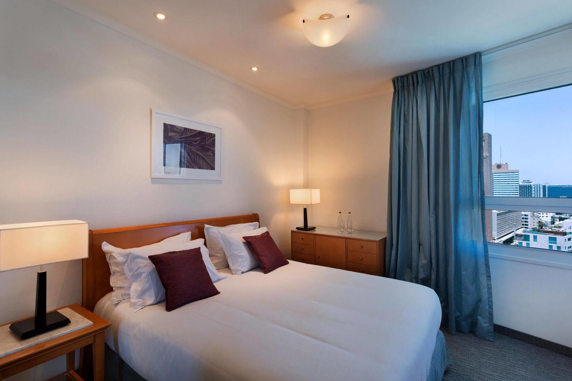 Sea Tower By Isrotel Design เทลอาวีฟ ภายนอก รูปภาพ